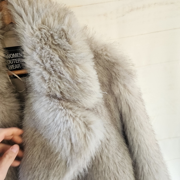 Lefties Faux Fur Coat Size M - Picture 6 of 13